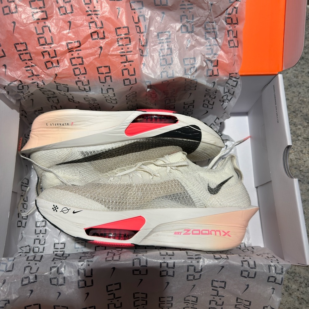 Nike Air Zoom Alpha Fly Sail/Black-Crimson Tint Running Shoes Men's Size 10.5